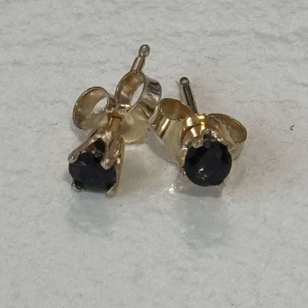 14K solid yellow gold genuine midnight blue sapphire studs
